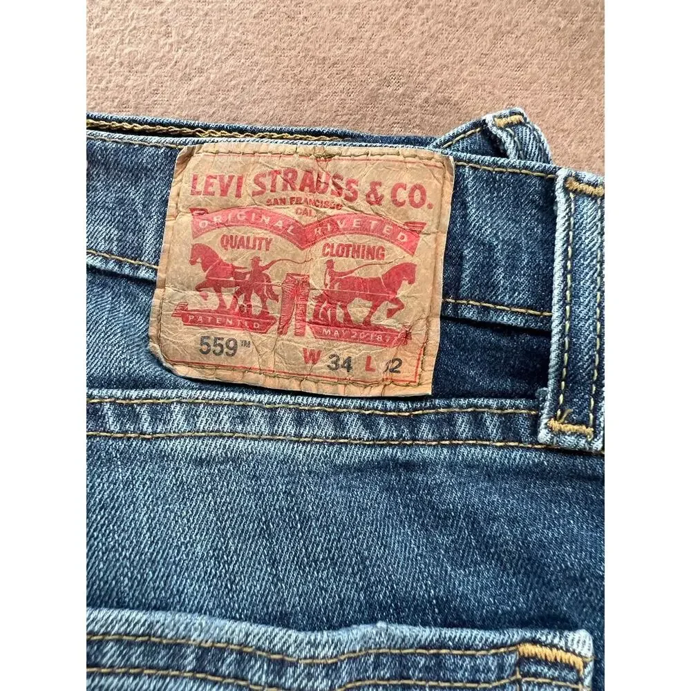 Levi's 559 Relaxed Straight Jeans Blue Wash Men's Size 34x32 (Measures 34x31.5)